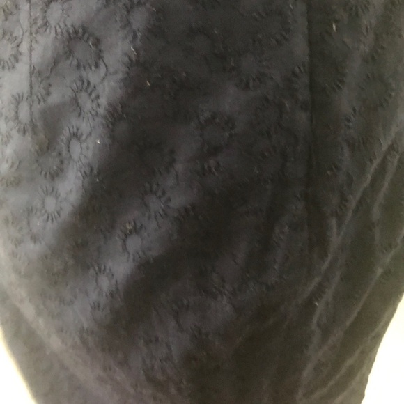 J. Crew Dark Blue 100% Cotton Eyelet Pencil Skirt, Size 0 🔴CLEARANCE🔴 - Picture 3 of 5